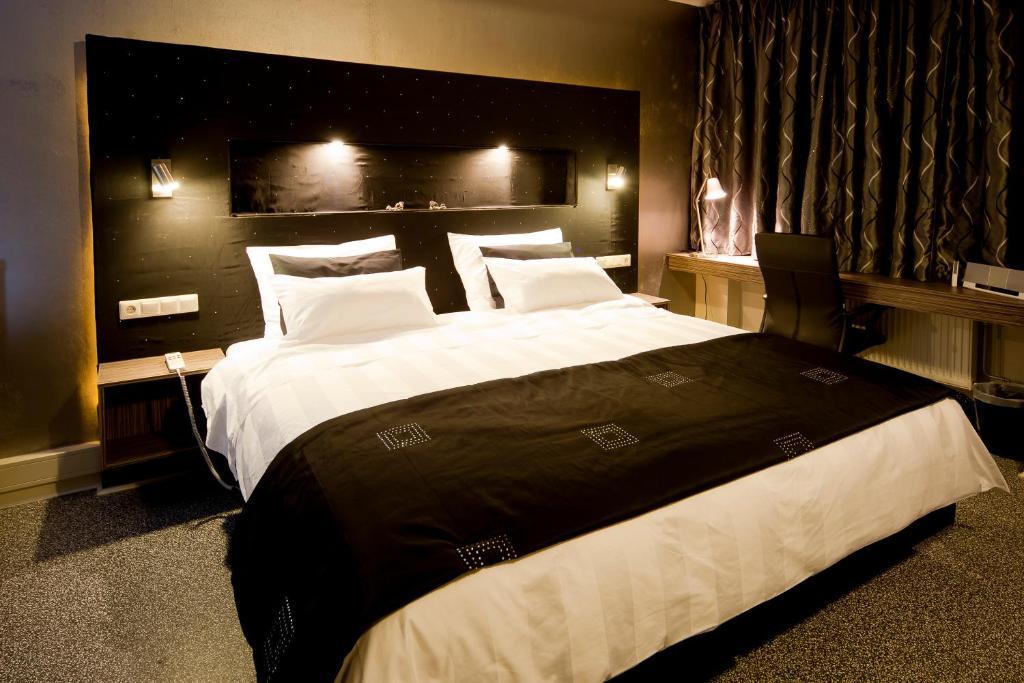 Raadhuis Dinther Suites Heeswijk-Dinther Pokój zdjęcie